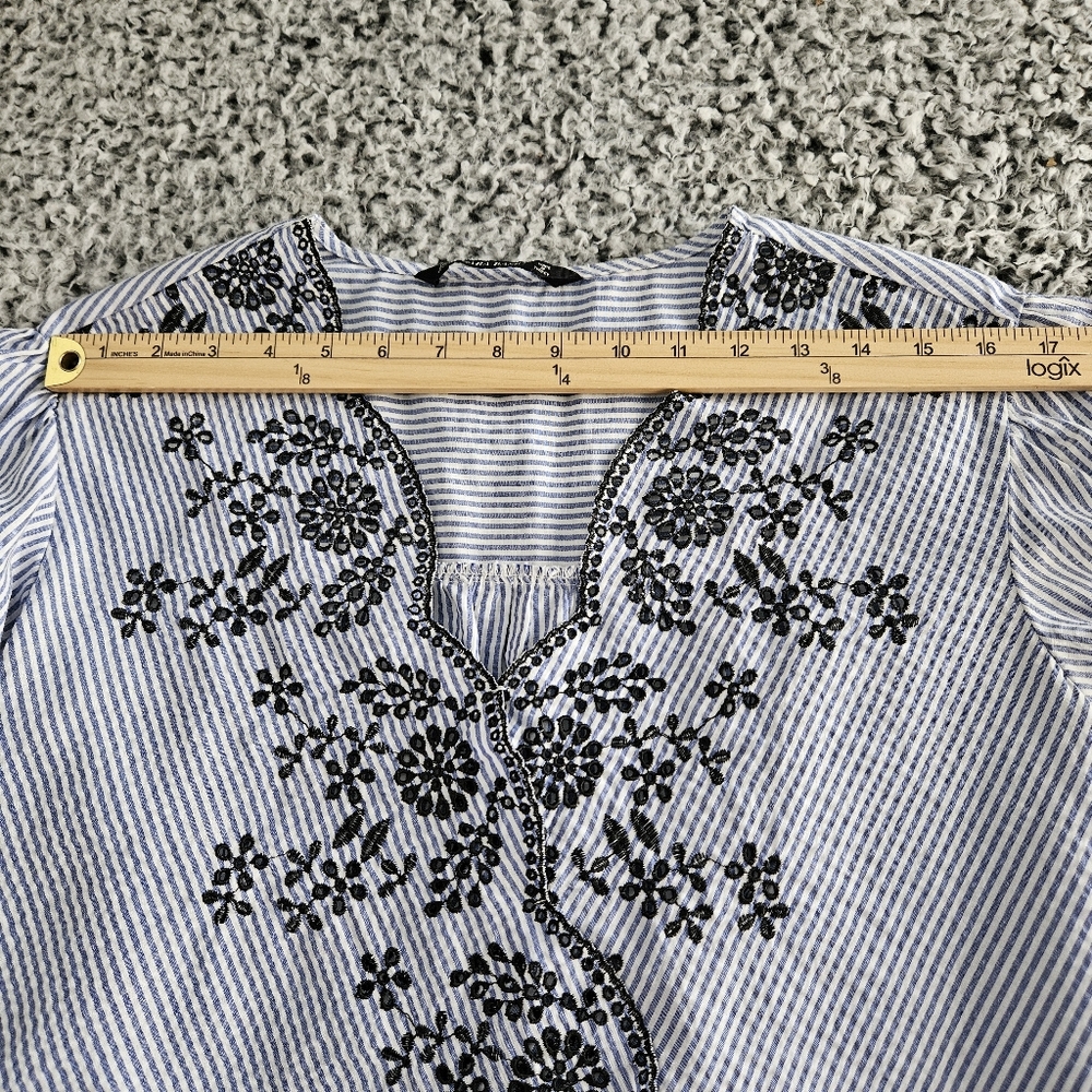 Zara Boho Blue Blouse Small Embroidered Short Puff Sleeves Scalloped Seersuc Top - Picture 7 of 9